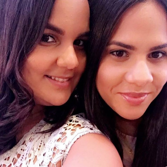 Meet your Poshers, Jarissa & Julissa - Picture 1 of 1